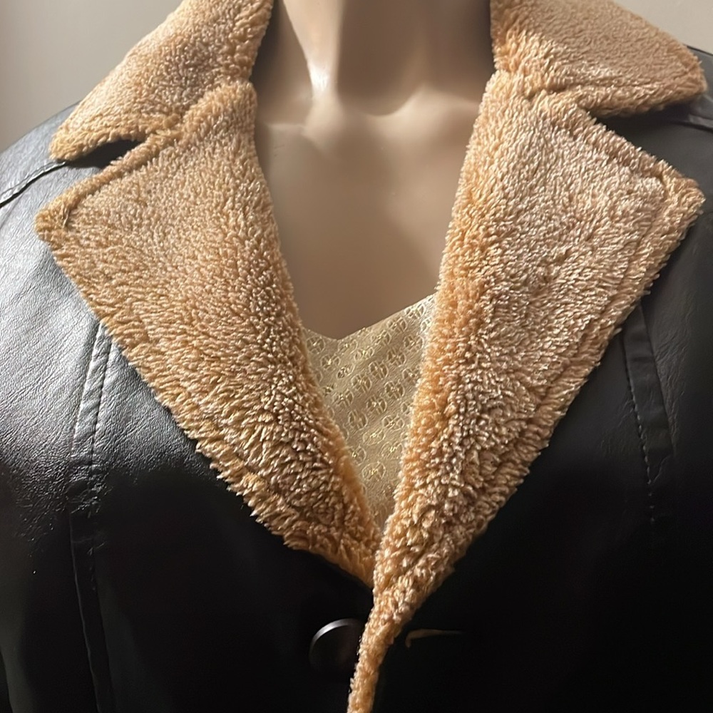 M) Leather jacket!! - Picture 2 of 7